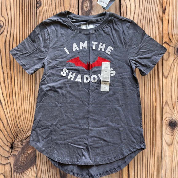 NWT Juniors Medium Batman T-Shirt Blouse - Picture 1 of 4